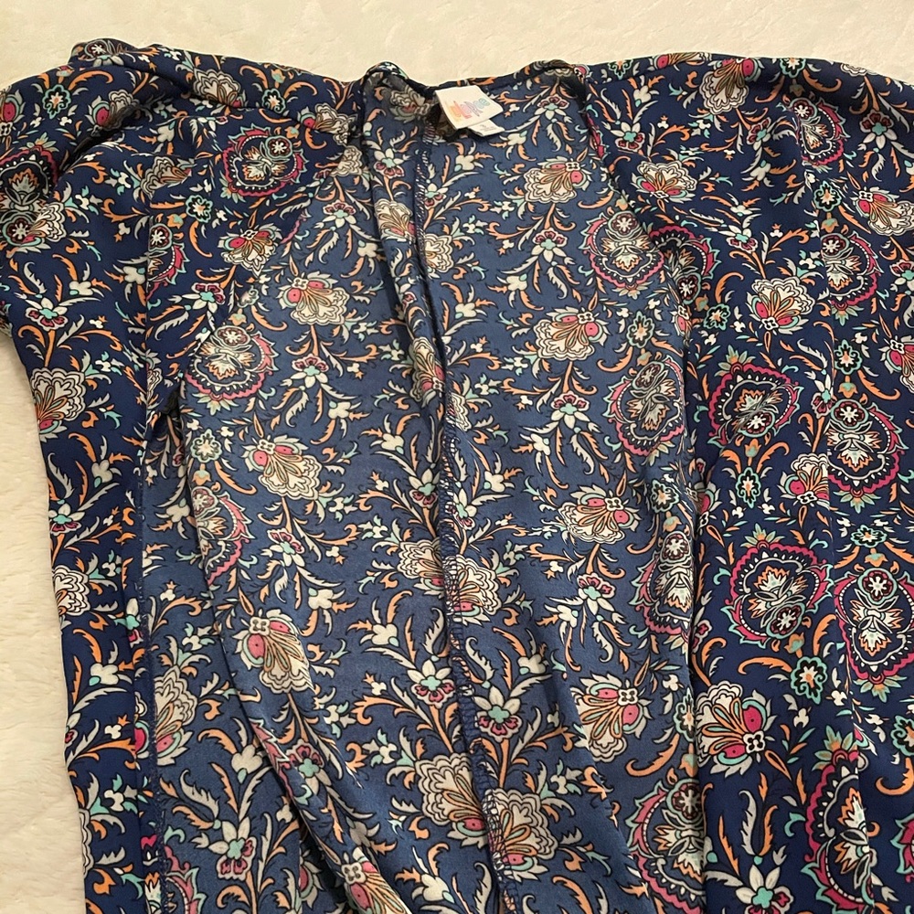 Lularoe shawl/overlay